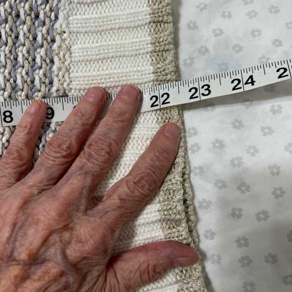 RAMY BROOK, OVER SIZED PLUNGING VNECK THICK SWEATER. SIZE XS-TALL FALL WINTER - Picture 9 of 10